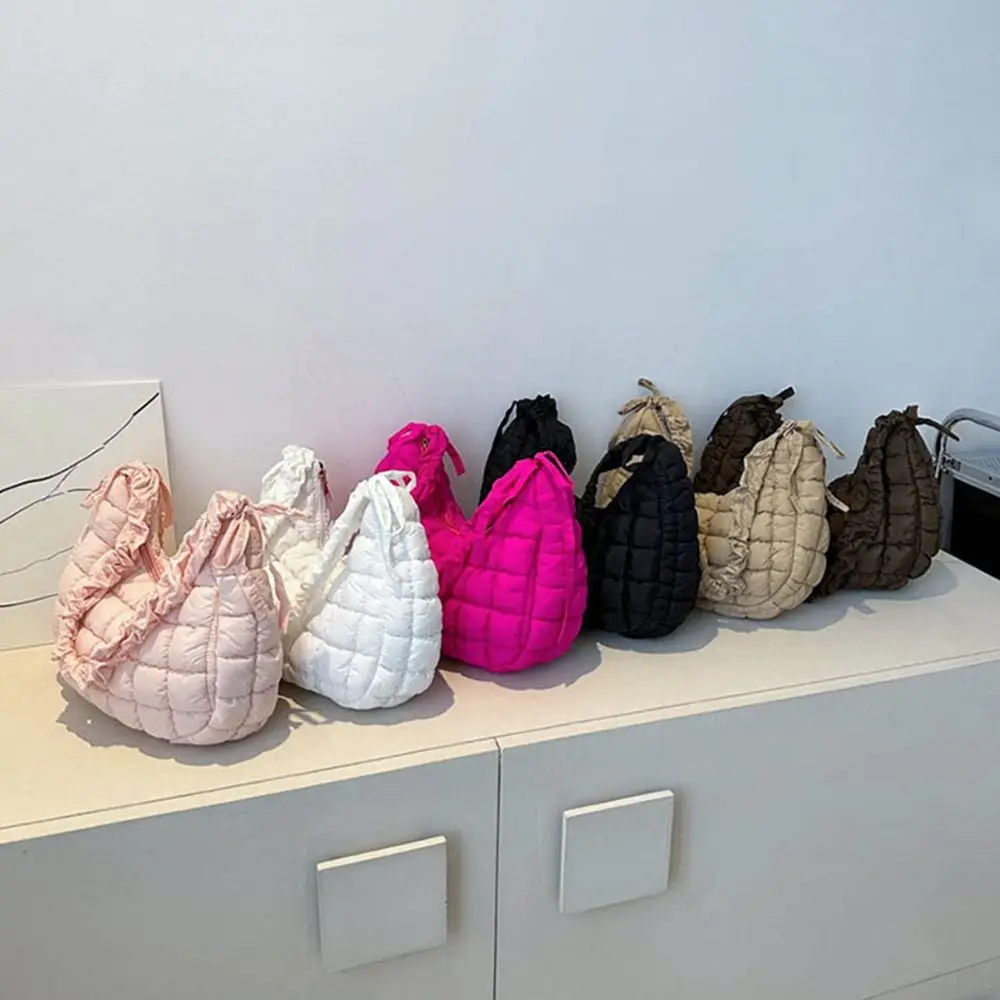 Solid Color Plaid Shoulder Bags Fashion Lightweight Large Capacity Quilted Tote Bag Down Cotton Padded Puffy Handbags Winter
Solid Color Plaid Shoulder Bags Fashion Lightweight Large Capacity Quilted Tote Bag Down Cotton Padded Puffy Handbags Winter