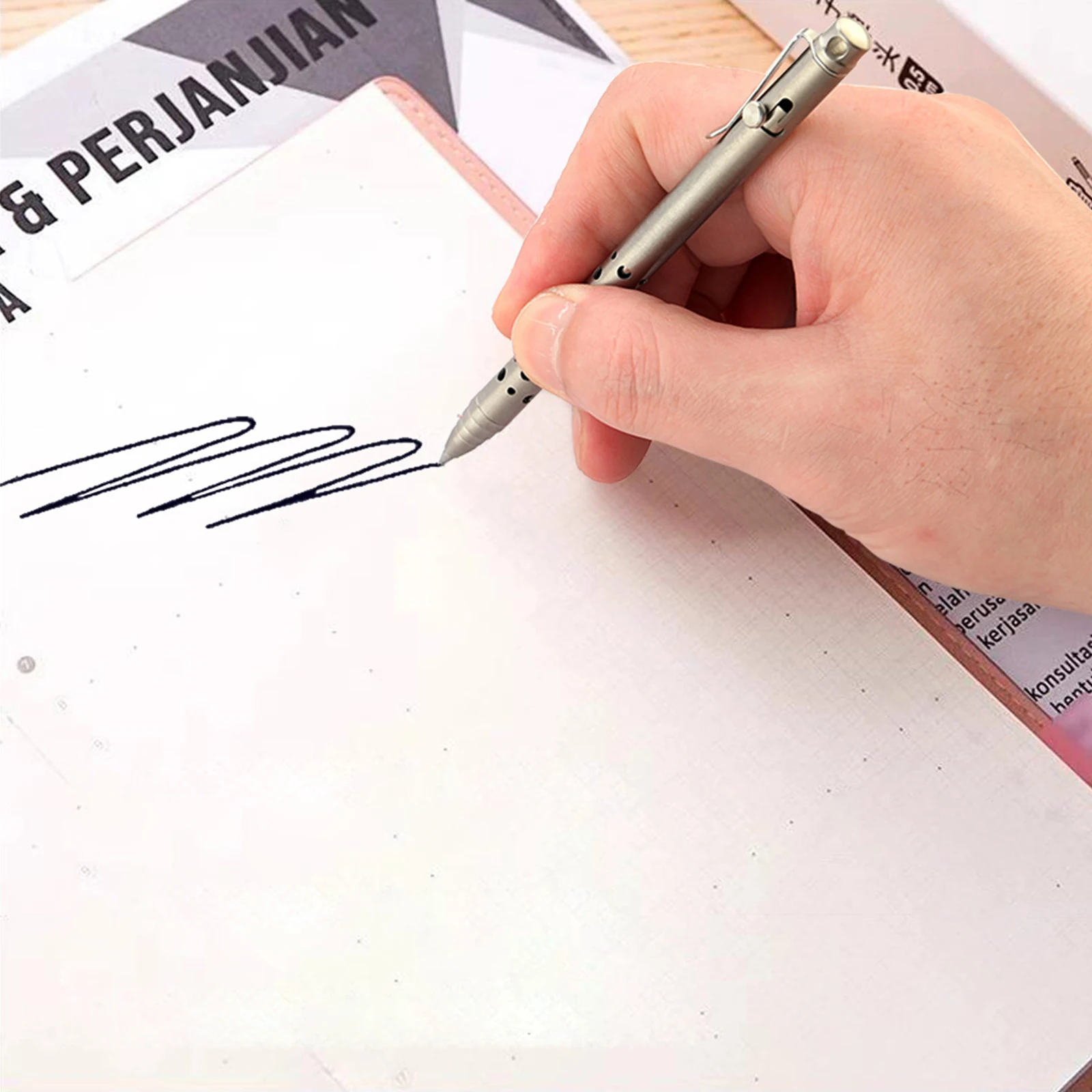 НОВЫЙ Мини-мультитул EDC из титанового сплава: легкая карманная ручка-мультитул, износостойкая, портативная, для офиса и в качестве делового подарка
НОВЫЙ Мини-мультитул EDC из титанового сплава: легкая карманная ручка-мультитул, износостойкая, портативная, для офиса и в качестве делового подарка