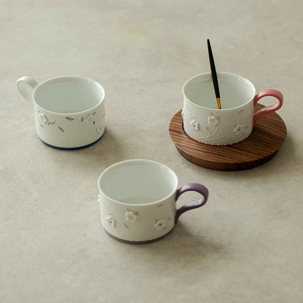 3D Floral Ceramic Cup Saucer Set Embossed Mug Wooden Dish Vintage Style Coffee Milk Cup Household Ceramics Drinkware
3D Floral Ceramic Cup Saucer Set Embossed Mug Wooden Dish Vintage Style Coffee Milk Cup Household Ceramics Drinkware