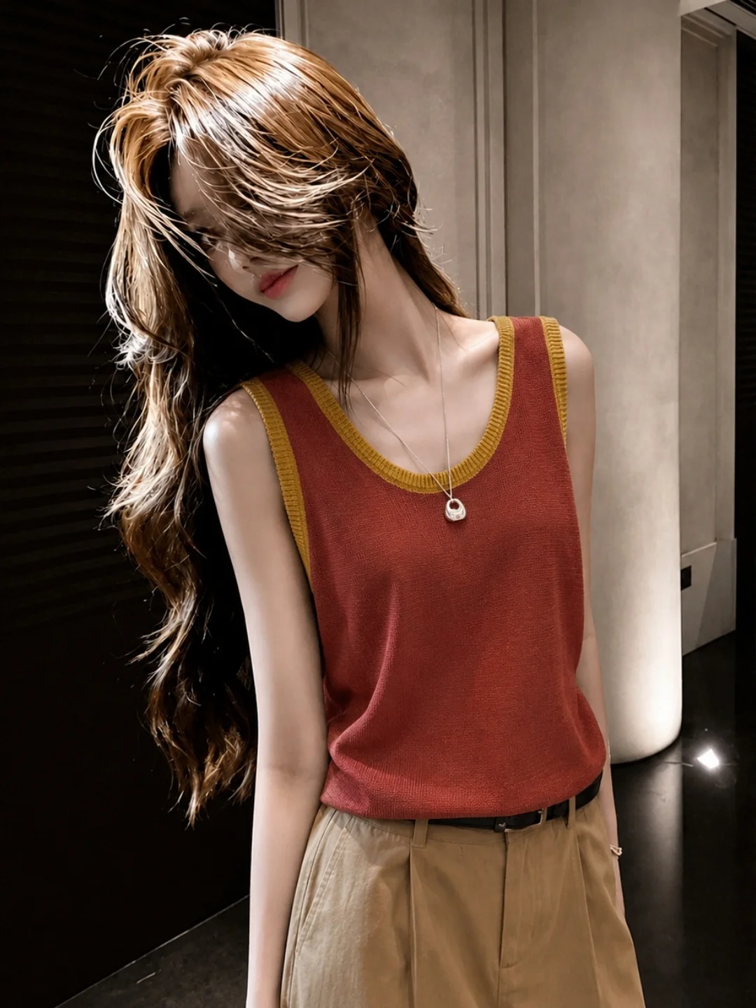 Color Block Ice Silk Knitted Sleeveless Vest Soft Versatile Fashionable Summer Top Simple Stylish Small Shirt for Women
Color Block Ice Silk Knitted Sleeveless Vest Soft Versatile Fashionable Summer Top Simple Stylish Small Shirt for Women