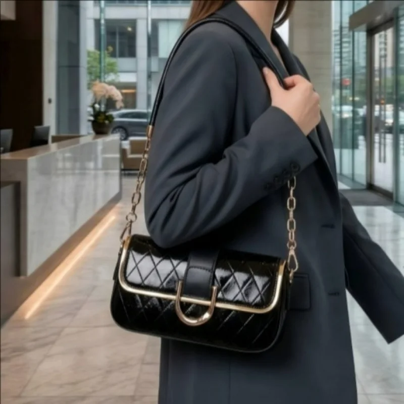 New stylish shoulder bag with a high-end feel, diamond-patterned chain underarm bag, simple and trendy crossbody square bag
New stylish shoulder bag with a high-end feel, diamond-patterned chain underarm bag, simple and trendy crossbody square bag
