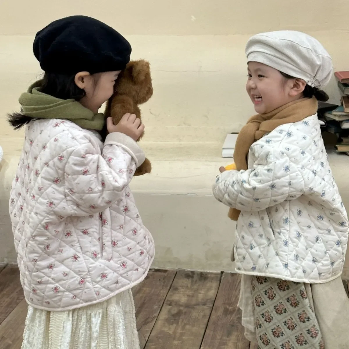 Children Clothing Autumn and Winter Girls Quilted Coat Floral and Fleece 2023 New Fashionable Casual Simple Sweet Warm Coat
Children Clothing Autumn and Winter Girls Quilted Coat Floral and Fleece 2023 New Fashionable Casual Simple Sweet Warm Coat