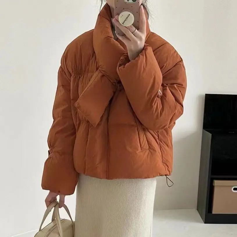 2026 Round Neck with Scarf Short Down Jacket Women's Winter New Loose Bread Jacket
2026 Round Neck with Scarf Short Down Jacket Women's Winter New Loose Bread Jacket