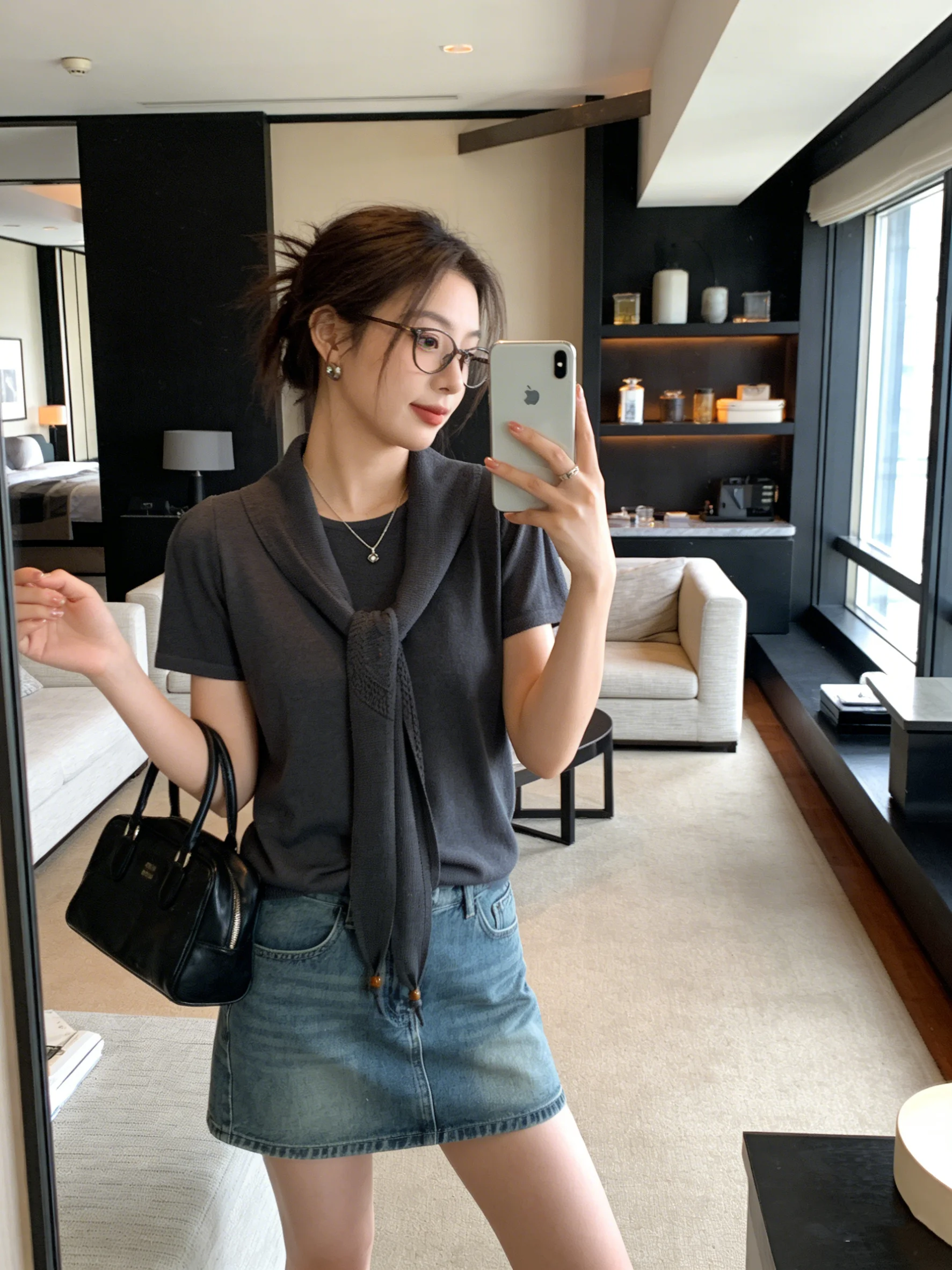 Versatile Short Sleeve round Neck Deep Grey Retro T-Shirt Summer New Simple Korean Style Casual Wear for Ladies Daily Use
Versatile Short Sleeve round Neck Deep Grey Retro T-Shirt Summer New Simple Korean Style Casual Wear for Ladies Daily Use