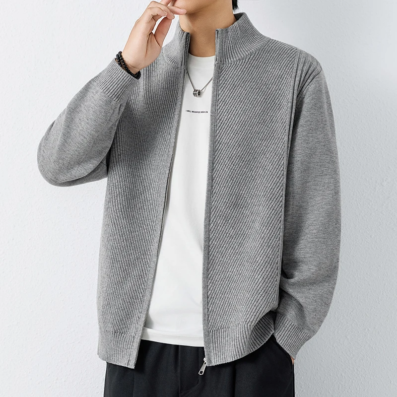 Мужской модный вязаный кардиган на молнии в повседневном стиле, свитер с воротником-стойкой, верхняя одежда из мягкого полиэфирного волокна, с длинным рукавом, осенний
Мужской модный вязаный кардиган на молнии в повседневном стиле, свитер с воротником-стойкой, верхняя одежда из мягкого полиэфирного волокна, с длинным рукавом, осенний
