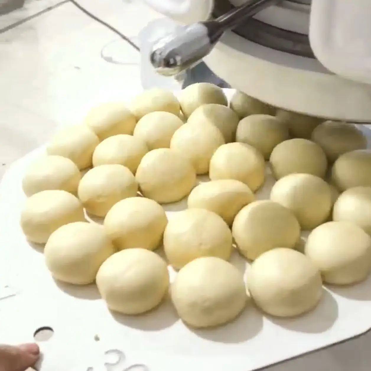 Bakery Round Bread Bun Pizza Dough Divider Rounder Automatic Dough Rounder And Divider Cutter Ball Rounding Making Machine Maker