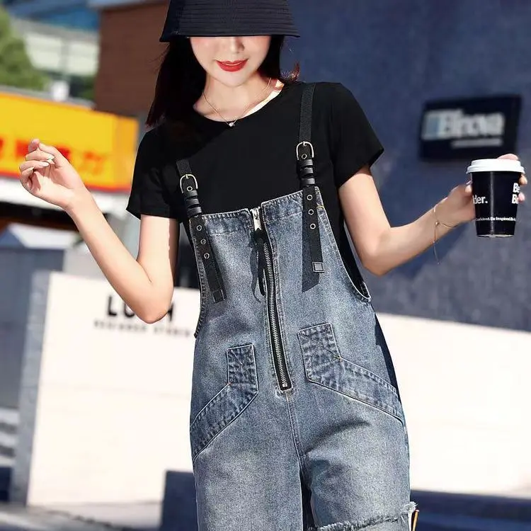 2026 New Style Fashionable European Denim Overalls Women's Slimming Loose High Waist Summer Shorts Zipper Closure Casual Jeans
2026 New Style Fashionable European Denim Overalls Women's Slimming Loose High Waist Summer Shorts Zipper Closure Casual Jeans