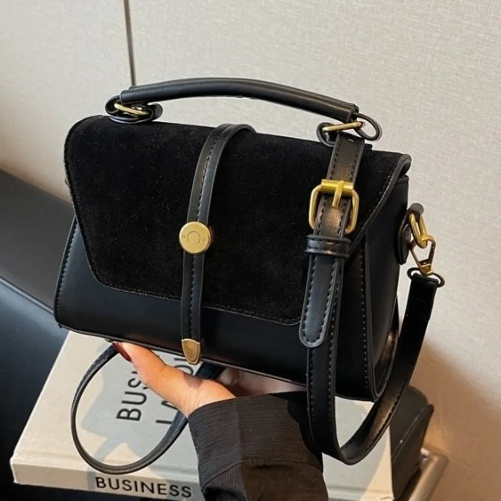 Golden-Tone Hardware Faux PU Crossbody Bag Square Elegant Adjustable Strap Handbag Trendy Stylish Flap Closure Shoulder Bag
Golden-Tone Hardware Faux PU Crossbody Bag Square Elegant Adjustable Strap Handbag Trendy Stylish Flap Closure Shoulder Bag