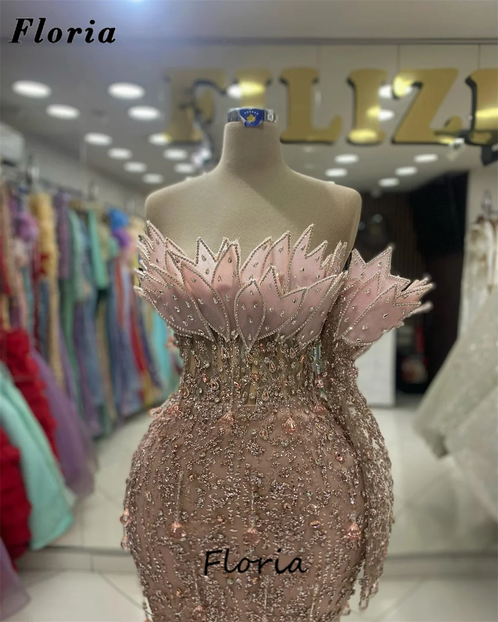 Новые модные платья для выпускного вечера с бисером, Африканское арабское платье с открытыми плечами, вечерние платья с кристаллами, женское платье
Новые модные платья для выпускного вечера с бисером, Африканское арабское платье с открытыми плечами, вечерние платья с кристаллами, женское платье