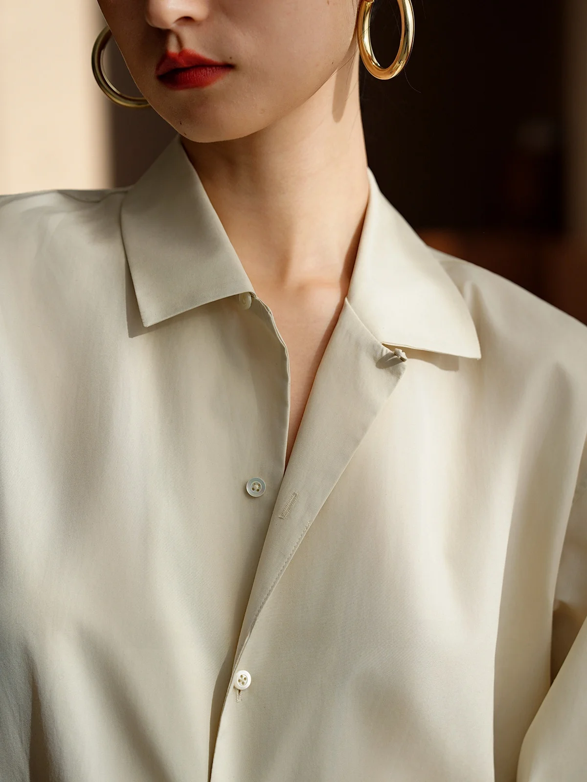 LemoChen Classic Cuban Collar Shirt 120 Count High Yarn Low Saturation Color Versatile Cotton 100% Long Sleeve Women's Shirt
LemoChen Classic Cuban Collar Shirt 120 Count High Yarn Low Saturation Color Versatile Cotton 100% Long Sleeve Women's Shirt