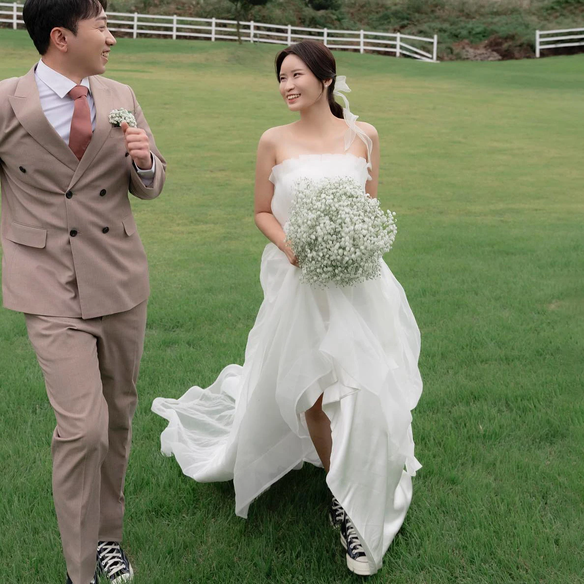 GIOIO Strapless Luxury Formal Wedding Dress Simple Pleat Chiffon Sleeveless 프롬드레스 Floor Length Elegant Bride Growns Party Women
GIOIO Strapless Luxury Formal Wedding Dress Simple Pleat Chiffon Sleeveless 프롬드레스 Floor Length Elegant Bride Growns Party Women