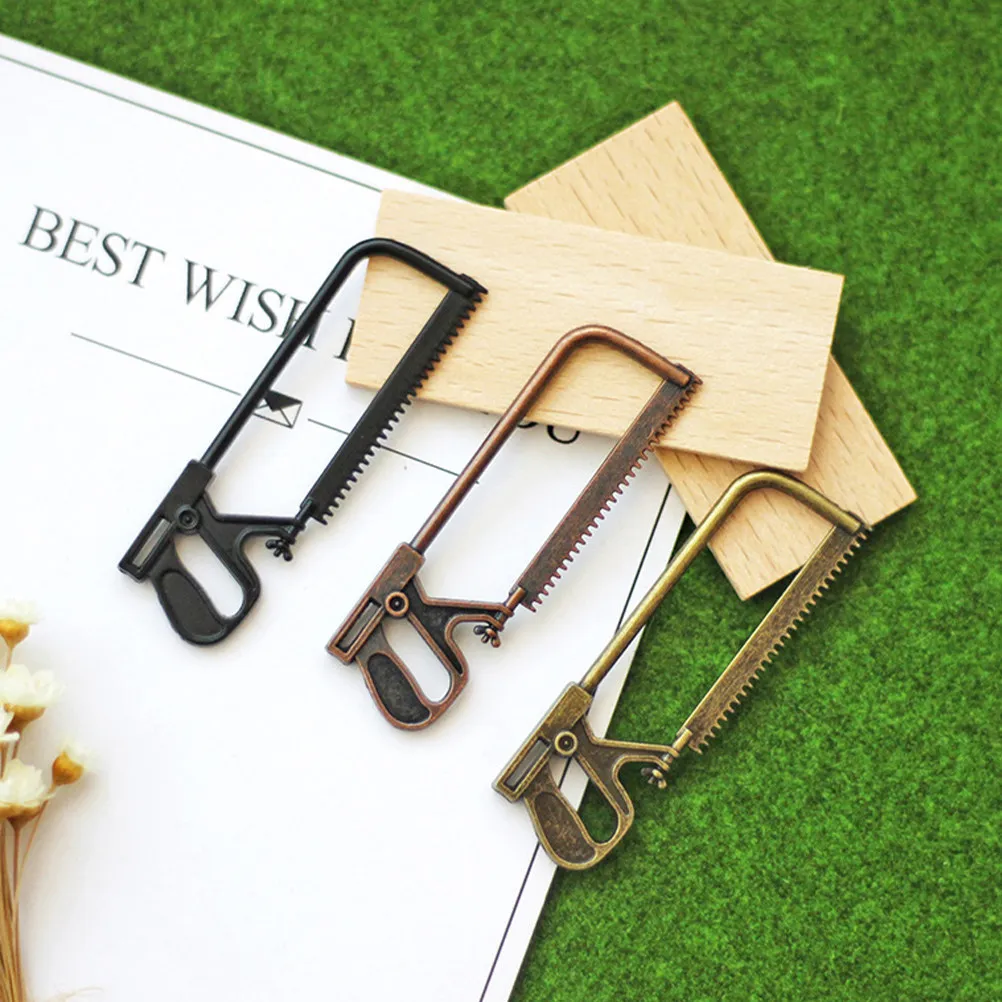 Набор из 3 миниатюрных пил для садоводства, инструменты для имитации садовых работ, аксессуары для микроландшафта, миниатюрные пилы
Набор из 3 миниатюрных пил для садоводства, инструменты для имитации садовых работ, аксессуары для микроландшафта, миниатюрные пилы