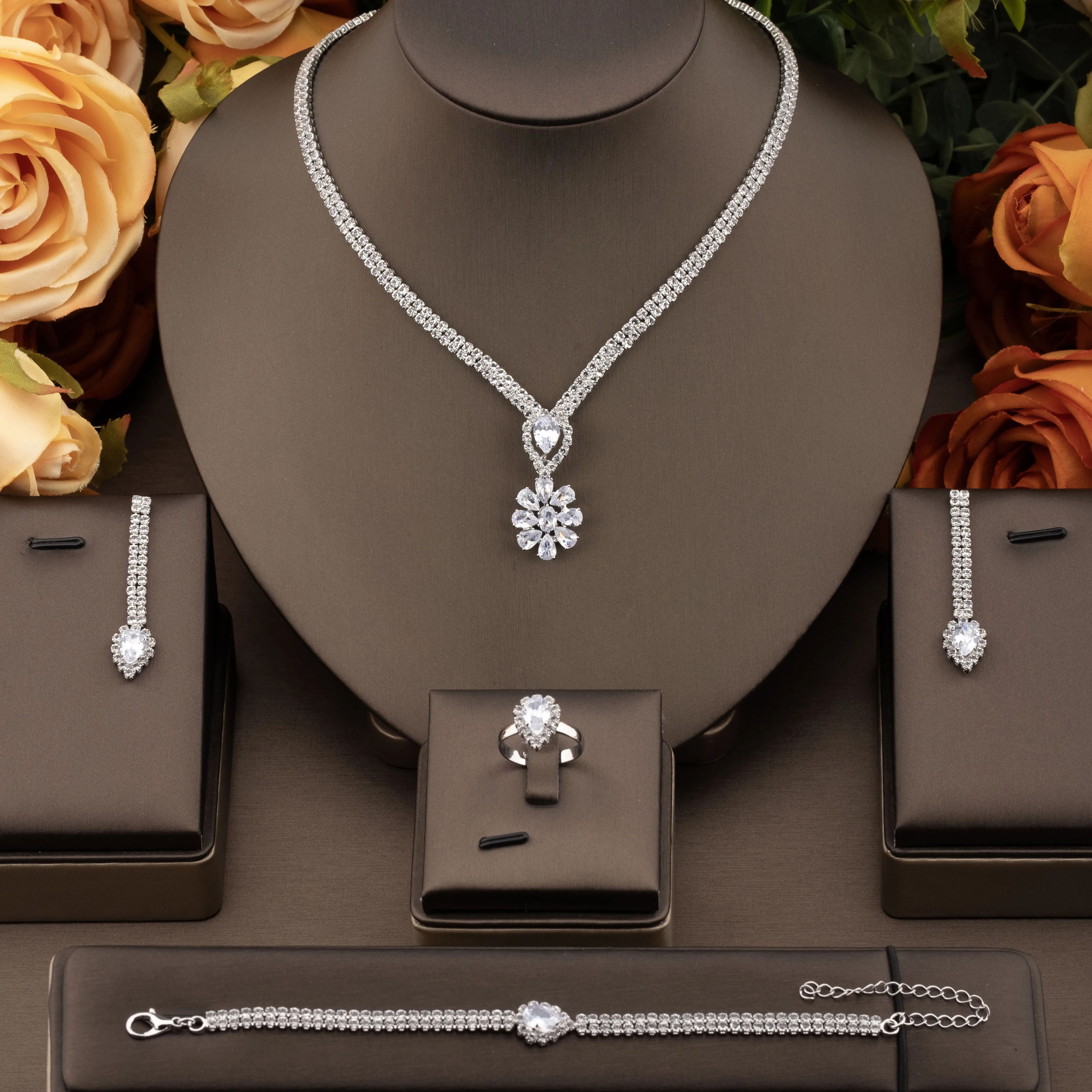 1 Set of Luxurious and Elegant Jewelry Set with Shiny Cubic Zirconia in a V-Neck Teardrop Design, Suitable for Women to Wear at Weddings and Banquets. Gift Box Not Included
1 Set of Luxurious and Elegant Jewelry Set with Shiny Cubic Zirconia in a V-Neck Teardrop Design, Suitable for Women to Wear at Weddings and Banquets. Gift Box Not Included