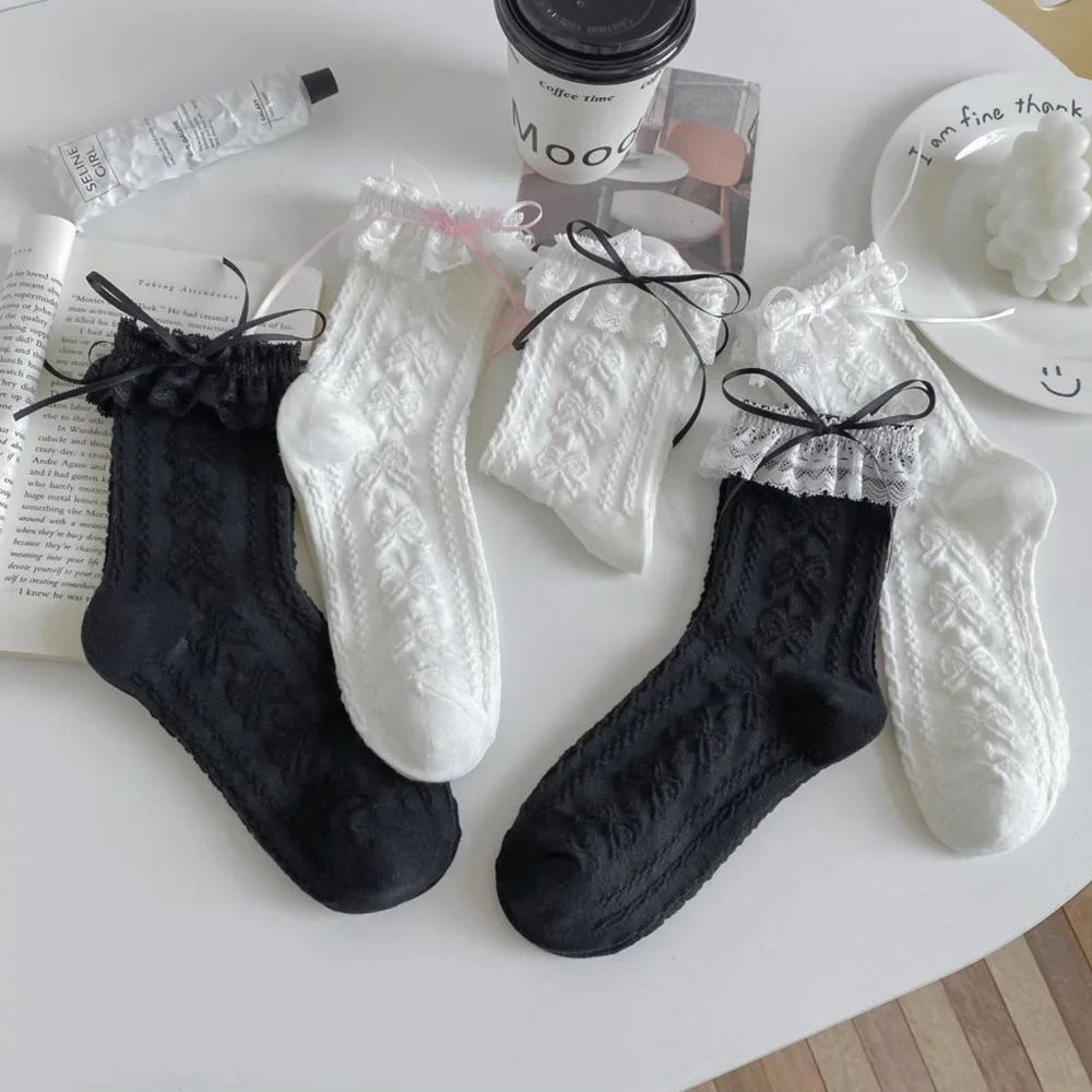 Japanese Style Women Socks Elegant Girl Kawai Bow Socks Fashion Lace Edge Middle Tube Casual Autumn Winter Long Sokken Femme
Japanese Style Women Socks Elegant Girl Kawai Bow Socks Fashion Lace Edge Middle Tube Casual Autumn Winter Long Sokken Femme