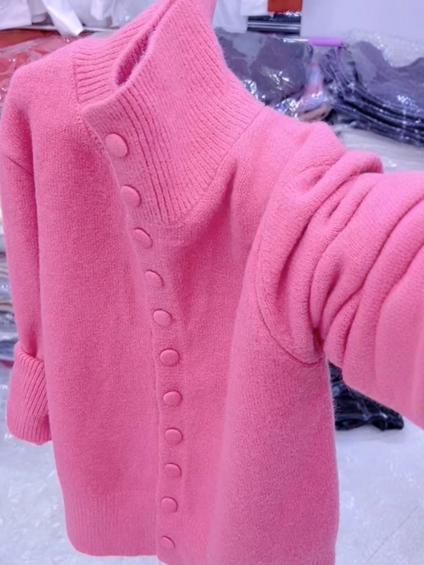 Soft Thickened High Collar Knitted Cardigan Long Sleeve Premium Quality Winter Outerwear Versatile Comfortable Korean Style W...
Soft Thickened High Collar Knitted Cardigan Long Sleeve Premium Quality Winter Outerwear Versatile Comfortable Korean Style W...