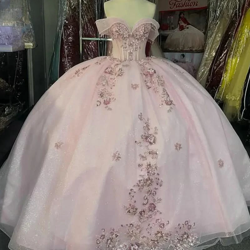 Pink Shiny Off The Shoulder Quinceanera Dresses Ball Gown Beading Tassel Sequined Appliques Lace Sweet 16 Dress Vestidos 15 De
Pink Shiny Off The Shoulder Quinceanera Dresses Ball Gown Beading Tassel Sequined Appliques Lace Sweet 16 Dress Vestidos 15 De