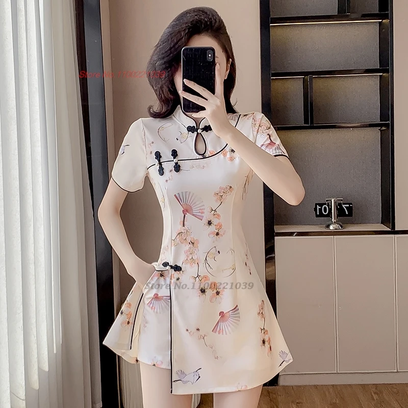 2025 chinese nightclub dress improved cheongsam national flower print qipao dress+shorts set hotel spa work dress beauty uniform
2025 chinese nightclub dress improved cheongsam national flower print qipao dress+shorts set hotel spa work dress beauty uniform