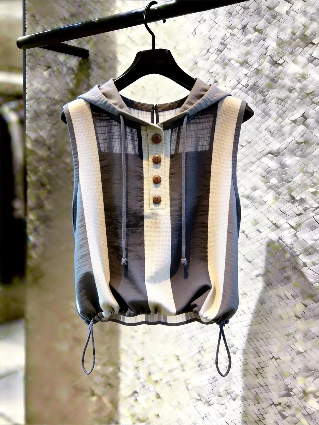 Chic Design Sleeveless Striped Top Versatile 2026 Summer Half Open Collar Color Block Vest Korean Style Daily Small Shirt
Chic Design Sleeveless Striped Top Versatile 2026 Summer Half Open Collar Color Block Vest Korean Style Daily Small Shirt