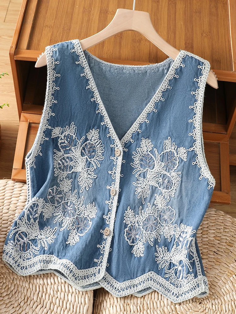 New Chinese Style Embroidered V-Neck Denim Vest Women's Summer Thin Sleeveless Layering Top Fashion Commute Style
New Chinese Style Embroidered V-Neck Denim Vest Women's Summer Thin Sleeveless Layering Top Fashion Commute Style