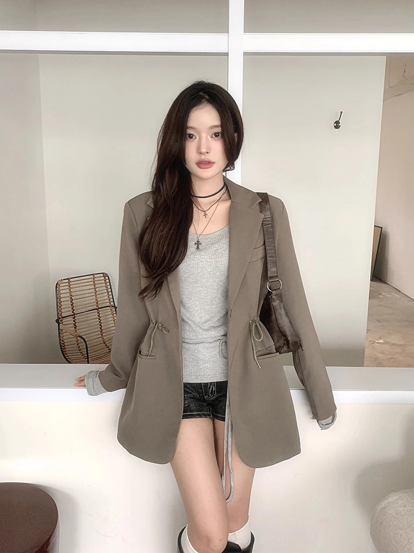 Ele, костюм на шнуровке с одной пуговицей, кардиган, верхняя одежда, женский осенний повседневный универсальный длинный топ све 2023 г.
Ele, костюм на шнуровке с одной пуговицей, кардиган, верхняя одежда, женский осенний повседневный универсальный длинный топ све 2023 г.