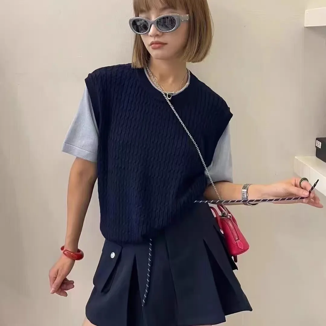 Lemon Cheese S*NDRO Loose Fit round Ne ort Sve Knitted Top Color Blo Splice Casual Sle Women's Faion 2025 Autumn
Lemon Cheese S*NDRO Loose Fit round Ne ort Sve Knitted Top Color Blo Splice Casual Sle Women's Faion 2025 Autumn