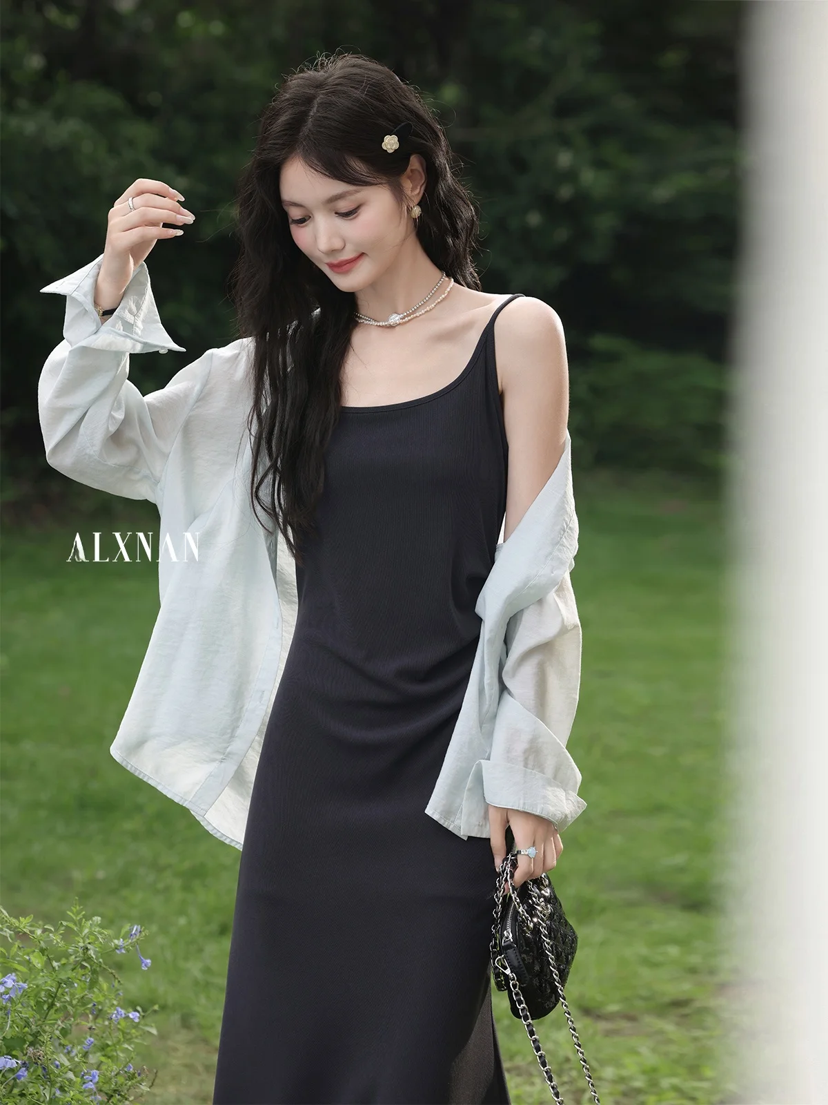 Женская светло-голубая рубашка с длинным рукавом для защиты от солнца, модная повседневная осенняя рубашка с воротником и пуговицами, легкая, в стиле casual
Женская светло-голубая рубашка с длинным рукавом для защиты от солнца, модная повседневная осенняя рубашка с воротником и пуговицами, легкая, в стиле casual