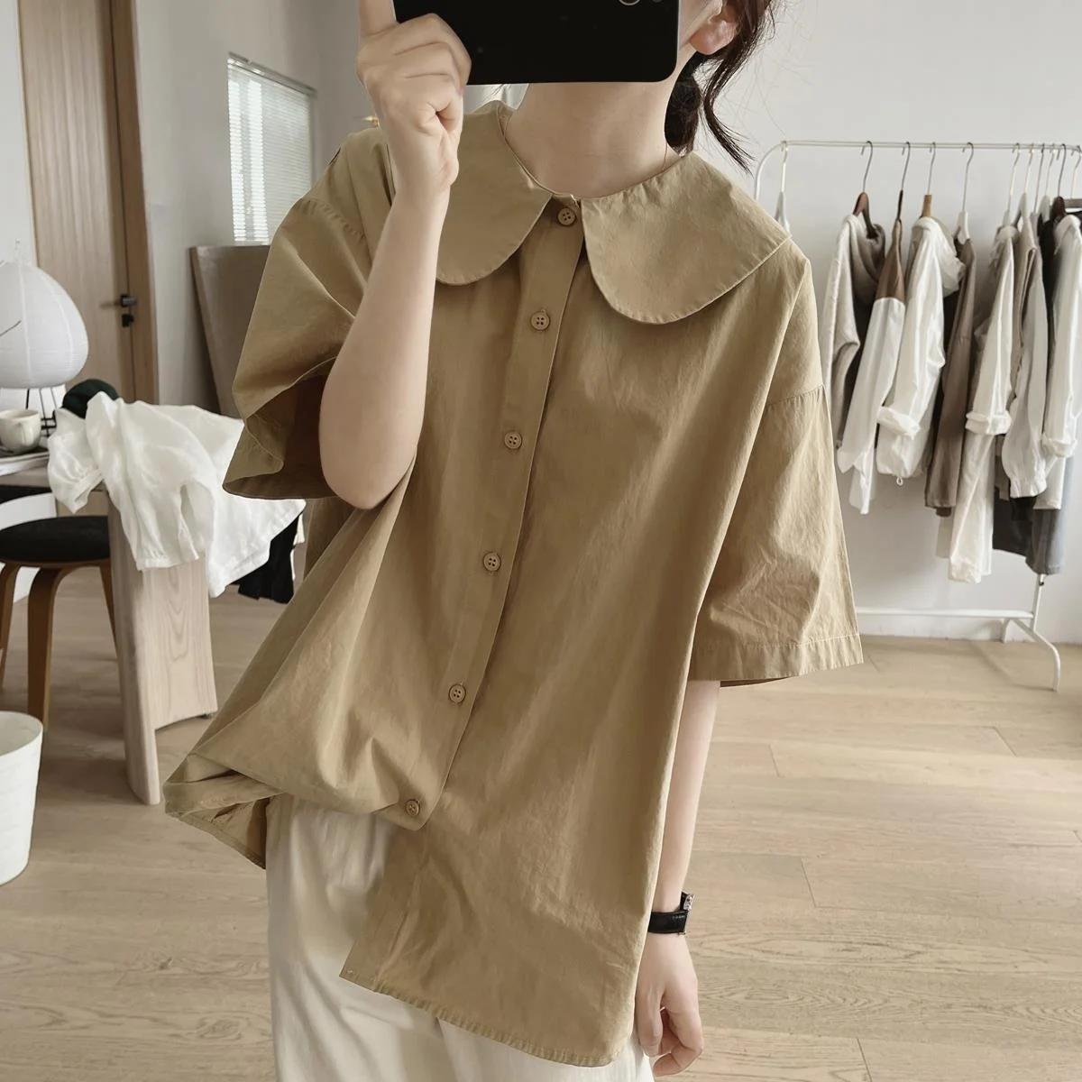 Loose Short Sleeve Women's Shirt Coat Summer New Style Doll Collar Big Size Slimming Top Commute Style Artistic Fit Thin Mate...
Loose Short Sleeve Women's Shirt Coat Summer New Style Doll Collar Big Size Slimming Top Commute Style Artistic Fit Thin Mate...