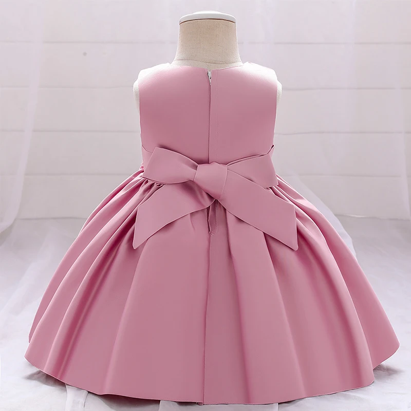 Платье трапециевидной формы без рукавов с круглым вырезом и цветочной вышивкой для девочек, лоскутное праздничное платье принцессы с пайетками
Платье трапециевидной формы без рукавов с круглым вырезом и цветочной вышивкой для девочек, лоскутное праздничное платье принцессы с пайетками