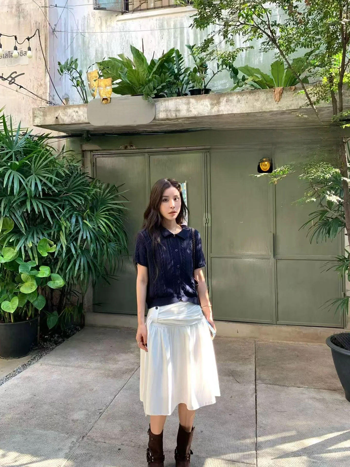 Новая весенне-летняя вязаная футболка с коротким рукавом и воротником-стойкой, повседневная, свободного кроя, женская, модная, качественная.
Новая весенне-летняя вязаная футболка с коротким рукавом и воротником-стойкой, повседневная, свободного кроя, женская, модная, качественная.