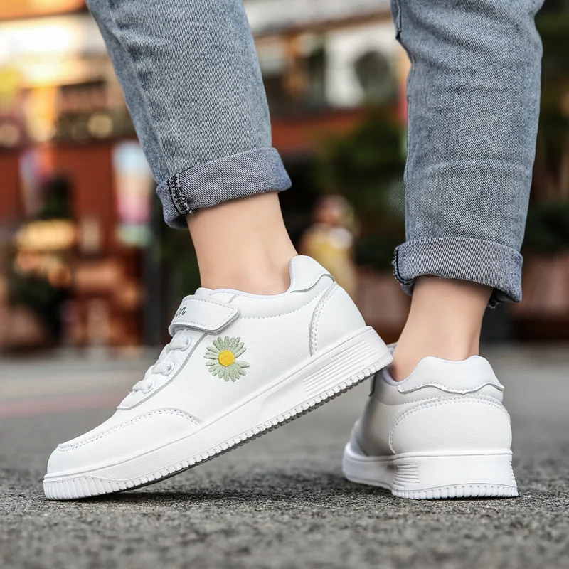 Girls' White Shoes, Children's White Sneakers, Casual Four-season Sneakers, Genuine Leather Non-slip Children's Shoes
Girls' White Shoes, Children's White Sneakers, Casual Four-season Sneakers, Genuine Leather Non-slip Children's Shoes