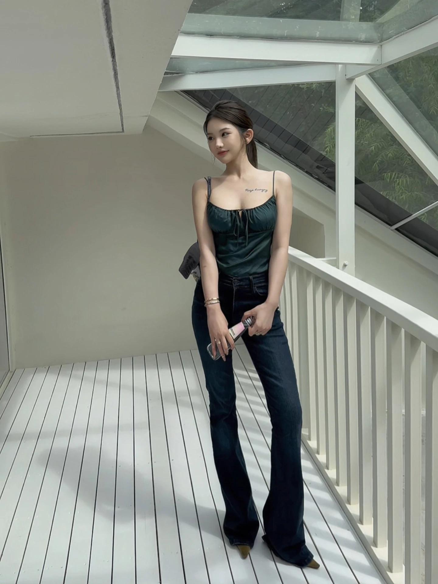 Джинсы Deep Blue Bell Bot Slim Fit в стиле ретро, длинные брюки с высокой талией на молнии, повседневные, PiRui Wang Zhaosui, новая модель
Джинсы Deep Blue Bell Bot Slim Fit в стиле ретро, длинные брюки с высокой талией на молнии, повседневные, PiRui Wang Zhaosui, новая модель