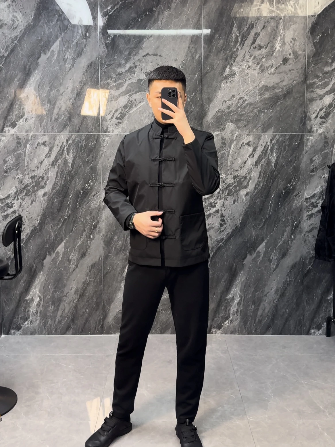 Повседневное китайское мужское пальто с воротником-стойкой и пуговицами, весенний новый костюм Тан в стиле ретро, верхняя одежда Faion
Повседневное китайское мужское пальто с воротником-стойкой и пуговицами, весенний новый костюм Тан в стиле ретро, верхняя одежда Faion