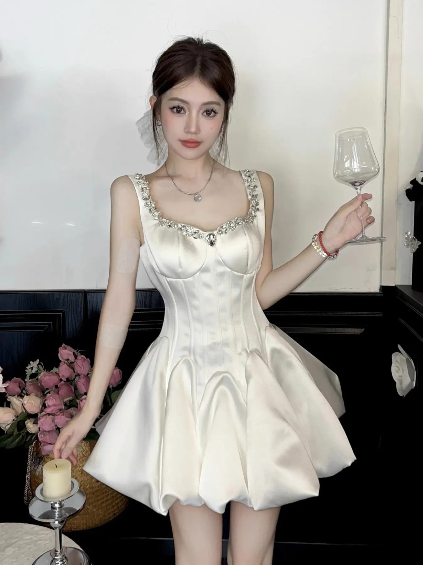 Elegant High Waist Fishbone Puffy Skirt Dress Glittering Diamonds White Advanced Sense Popular Style Female Fashion Dress
Elegant High Waist Fishbone Puffy Skirt Dress Glittering Diamonds White Advanced Sense Popular Style Female Fashion Dress