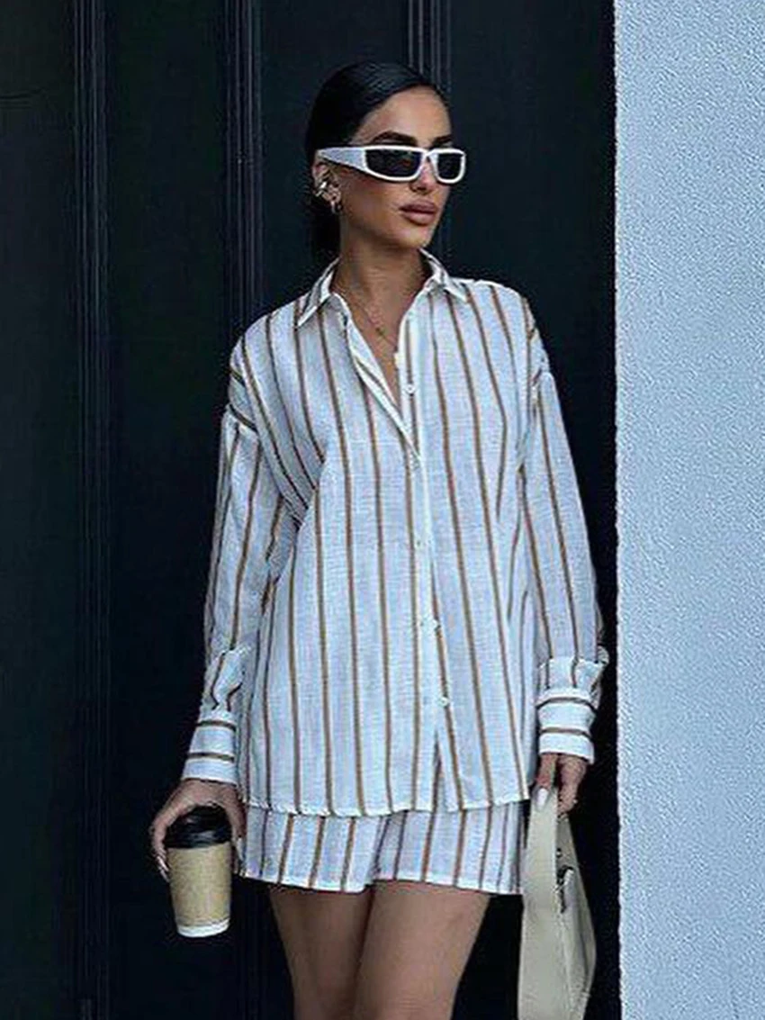 Marthaqiqi Striped Loose Ladie Sleepwear Set Long Sleeve Nightgowns Turn-Down Collar Pajamas Shorts Casual Female Nightwear Suit
Marthaqiqi Striped Loose Ladie Sleepwear Set Long Sleeve Nightgowns Turn-Down Collar Pajamas Shorts Casual Female Nightwear Suit