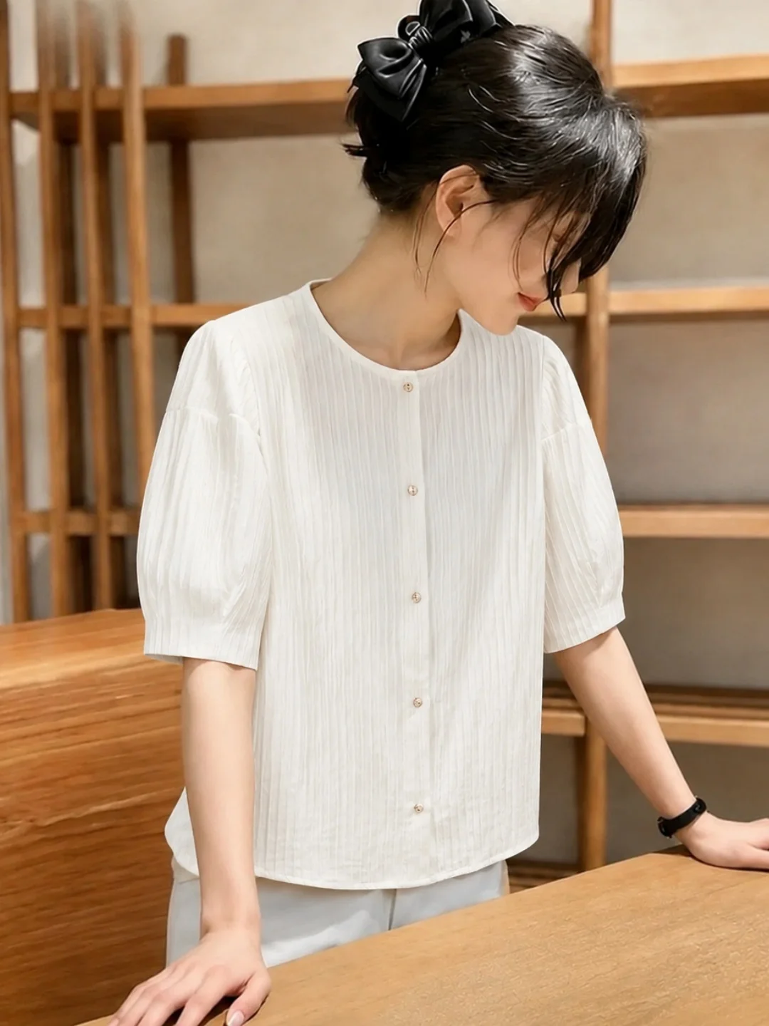 Fashionable Versatile Single-Button round Neck Commute Slimming High-End Feel Shirt Korean Style Straight Cut Short Sleeve
Fashionable Versatile Single-Button round Neck Commute Slimming High-End Feel Shirt Korean Style Straight Cut Short Sleeve