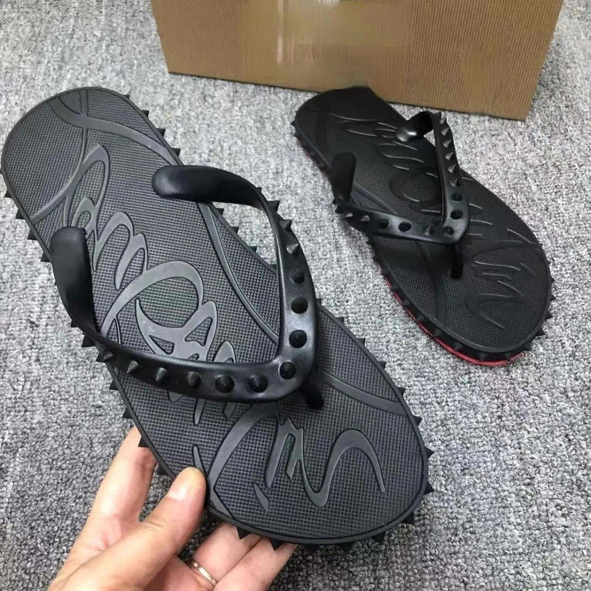 2026 Fashion Flip-flops Beach Men and Women Same Casual Lightweight Red Slippers Summer Non-slip
2026 Fashion Flip-flops Beach Men and Women Same Casual Lightweight Red Slippers Summer Non-slip