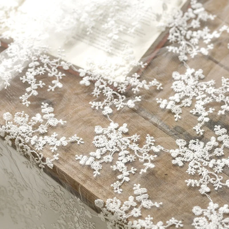 Новое мягкое кружево с вышивкой и ажурным узором, высококачественная ткань для одежды, аксессуары для свадебных платьев, декор для рукоделия и DIY
Новое мягкое кружево с вышивкой и ажурным узором, высококачественная ткань для одежды, аксессуары для свадебных платьев, декор для рукоделия и DIY