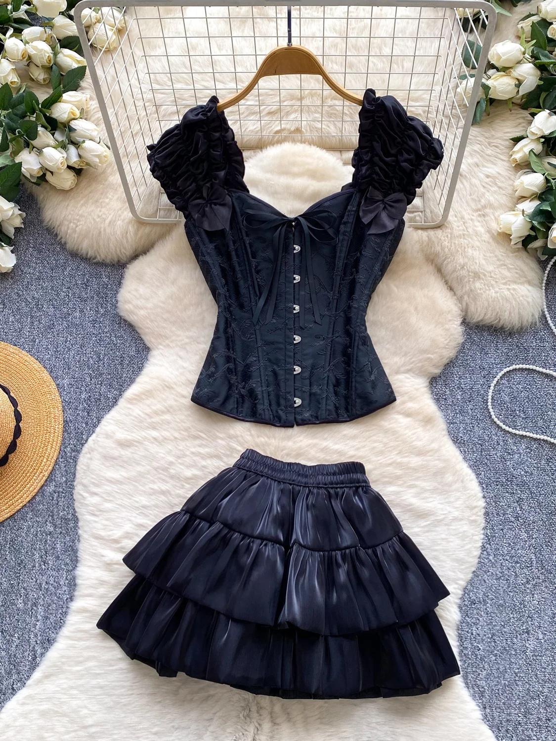 Sweet Style Black Bowtie Crop Top And High Waist Slimming Two Piece Set for Women Summer Commute Ladylike Ensemble
Sweet Style Black Bowtie Crop Top And High Waist Slimming Two Piece Set for Women Summer Commute Ladylike Ensemble