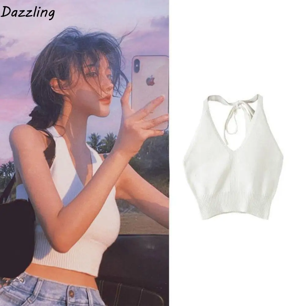 Fashion Sleeveless Solid Color Halter Top Backless Knitting Slim Vest Average size Short Style Halter Tank Top Women 
Fashion Sleeveless Solid Color Halter Top Backless Knitting Slim Vest Average size Short Style Halter Tank Top Women