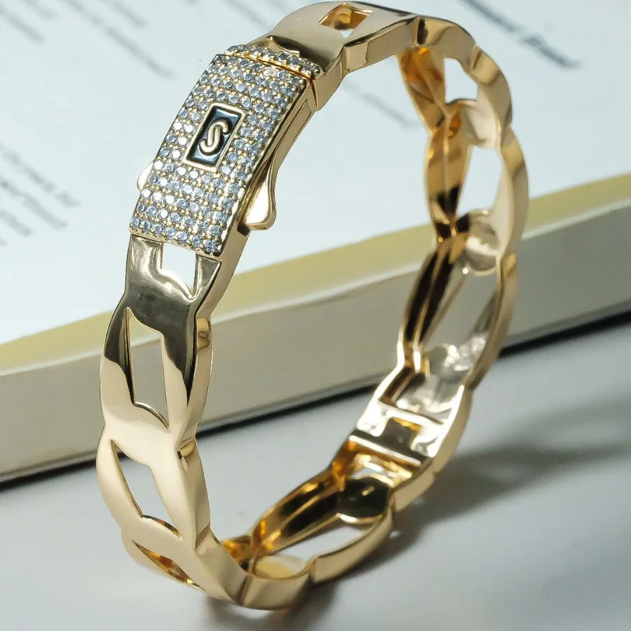 14K Gold Plated Miami Cuban Bracelet for Women Iced Out Zirconia Copper Waterproof Fade Resistant Daily Wear Trendy Jewelry
14K Gold Plated Miami Cuban Bracelet for Women Iced Out Zirconia Copper Waterproof Fade Resistant Daily Wear Trendy Jewelry