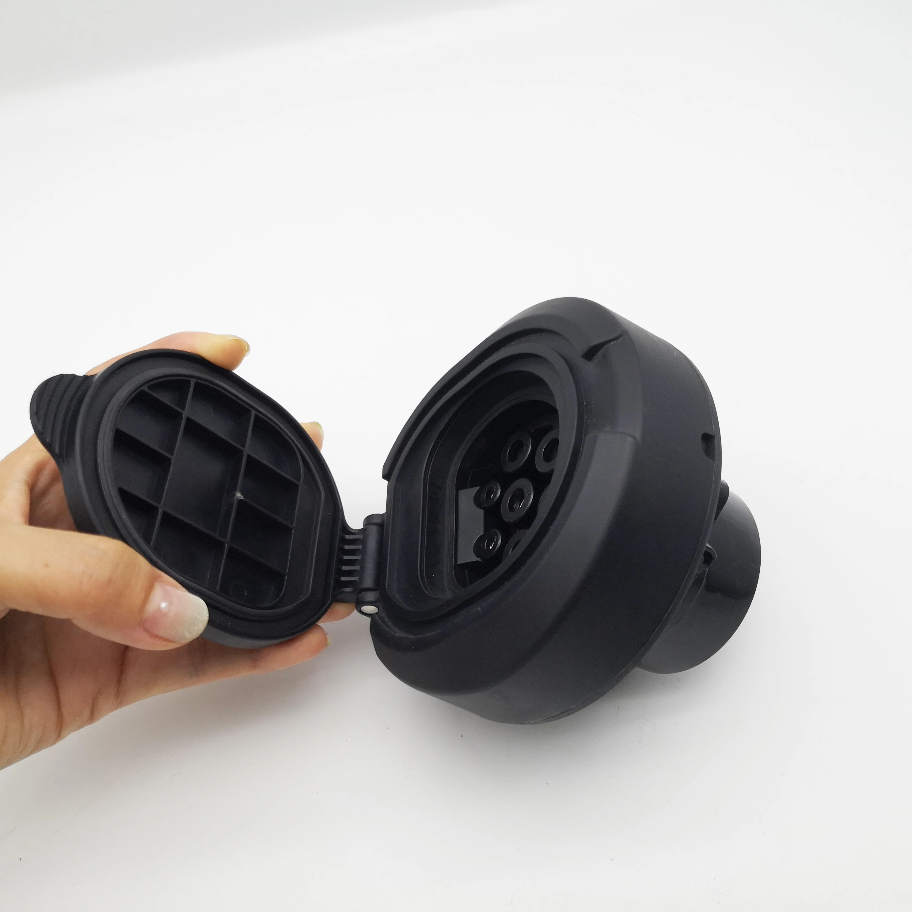 Ev Charging Universal Ev Charger Plug Socket 32A 1phase Electrical Plug Industrial AC type 2 ac socket
Ev Charging Universal Ev Charger Plug Socket 32A 1phase Electrical Plug Industrial AC type 2 ac socket