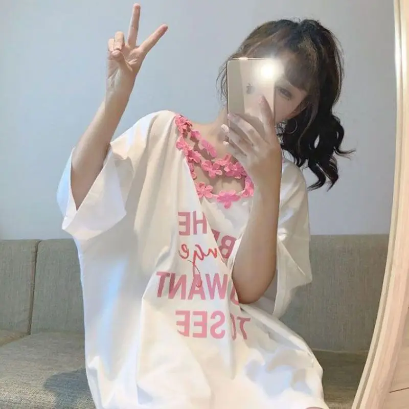 Summer New Hollow Out Letter Printing T Shirt Tops Short Sleeve Loose Plus Size Patchwork Pullovers Fashion Korean Women Clothes
Summer New Hollow Out Letter Printing T Shirt Tops Short Sleeve Loose Plus Size Patchwork Pullovers Fashion Korean Women Clothes