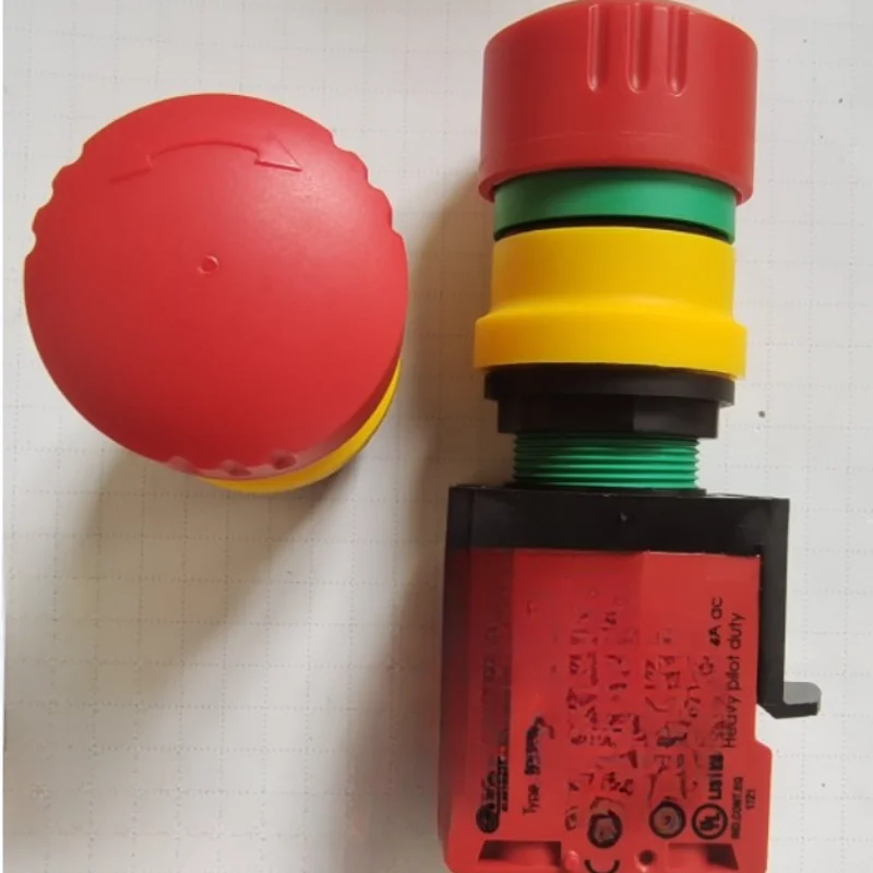Emergency stop button switch QRUV + MTO + MHR_3 combination switch, rotary reset
Emergency stop button switch QRUV + MTO + MHR_3 combination switch, rotary reset