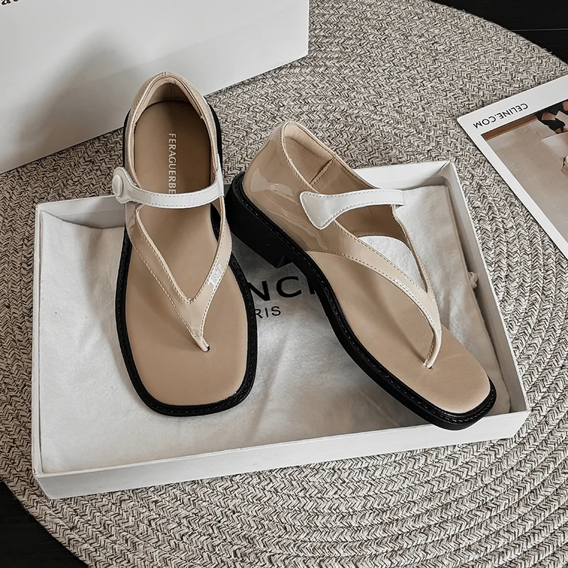 Fashion Black Women's Beach Shoes Thick Sole Soft PU Leather Platform Flat Sandals for Lady 2025 Summer Casual Light Footwear
Fashion Black Women's Beach Shoes Thick Sole Soft PU Leather Platform Flat Sandals for Lady 2025 Summer Casual Light Footwear