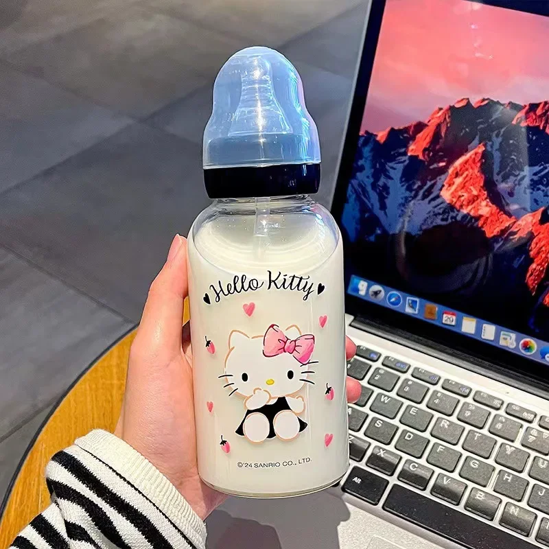 Sanrio Kuromi Straw Glass Household High Temperature Resistant Girl Water Cup Baby Bottle Cute Hello Kitty Children's Cup Summer
Sanrio Kuromi Straw Glass Household High Temperature Resistant Girl Water Cup Baby Bottle Cute Hello Kitty Children's Cup Summer