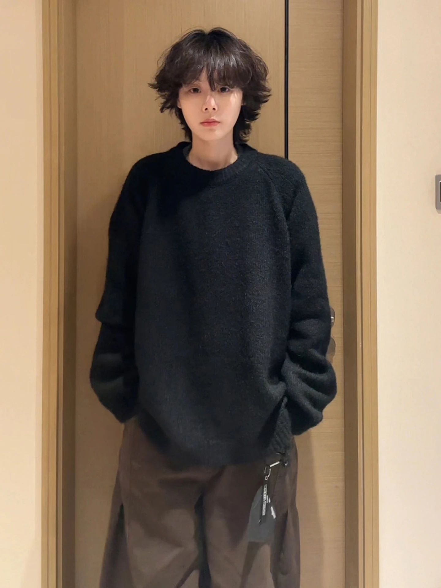 Мужской вязаный шерстяной свитер Bla Round Ne, утепленный, для повседневной носки зимой, для ношения как под одеждой, так и поверх одежды, из полиэстера и регенерированной целлюлозы.
Мужской вязаный шерстяной свитер Bla Round Ne, утепленный, для повседневной носки зимой, для ношения как под одеждой, так и поверх одежды, из полиэстера и регенерированной целлюлозы.