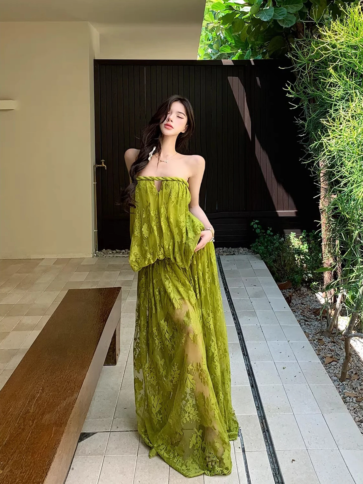 Women's Lace Off-Shoulder Crop Top Set Slimming High-Waisted Skirt Two-Piece Suit Summer Fashion Floral Print Zipper Closure
Women's Lace Off-Shoulder Crop Top Set Slimming High-Waisted Skirt Two-Piece Suit Summer Fashion Floral Print Zipper Closure