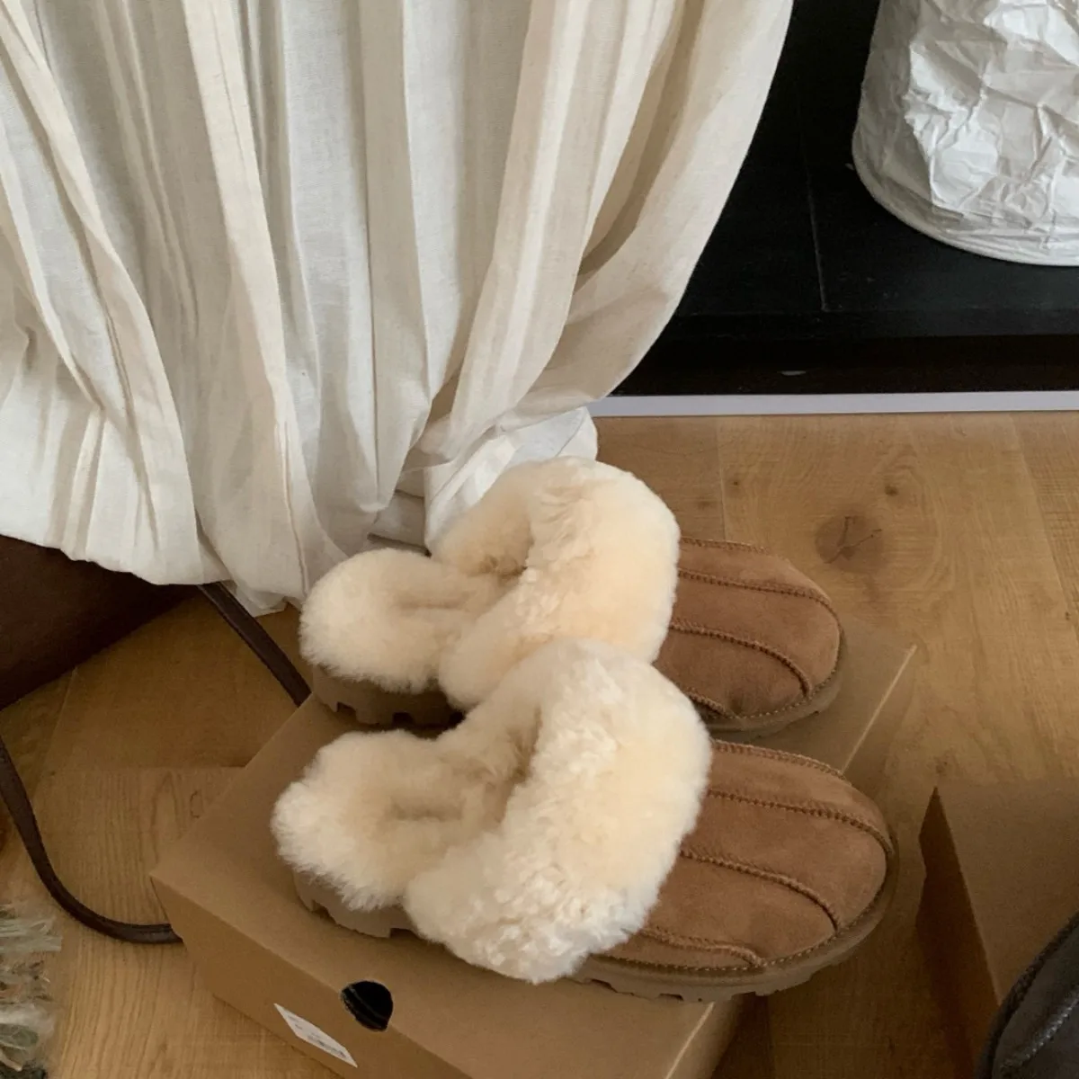 2025 New Fashion Casual Thin-soled Cat Slippers Splicing Non-slip Snow Boots Fur Integration
2025 New Fashion Casual Thin-soled Cat Slippers Splicing Non-slip Snow Boots Fur Integration