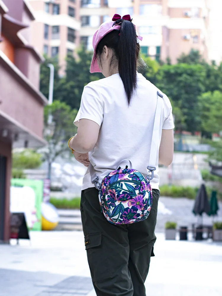 Lightweight Outdoor Small Crossbody Bag for Women Trendy Floral Design 2026 New Style Travel Hiking Handbag Fashionable
Lightweight Outdoor Small Crossbody Bag for Women Trendy Floral Design 2026 New Style Travel Hiking Handbag Fashionable