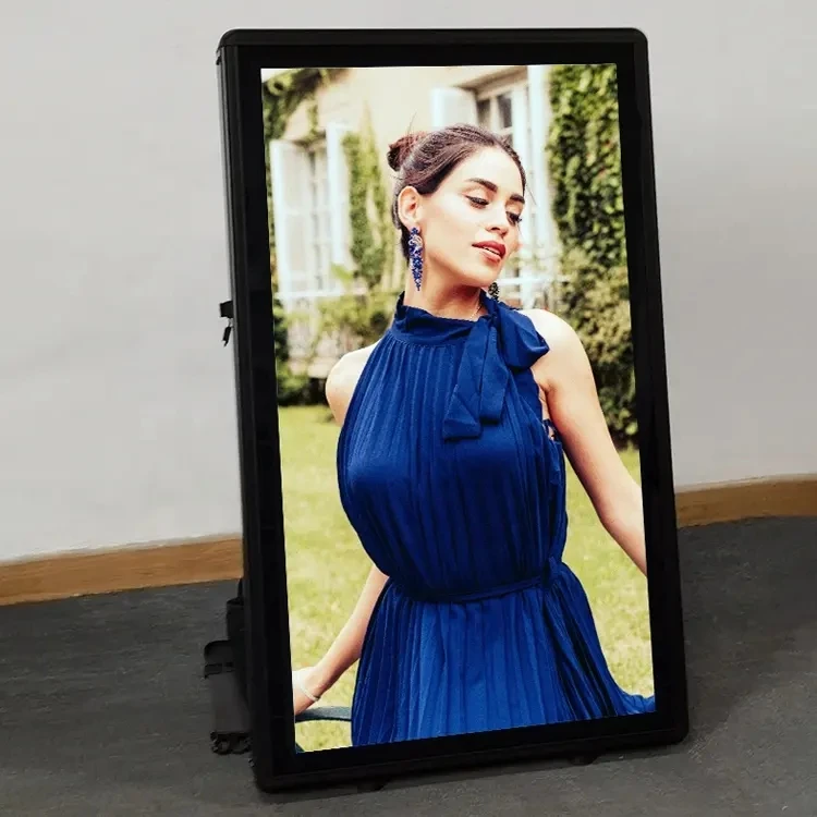 Custom Fashion Digital LCD Walking Billboard Backpack Casual Sports Battery Powered Advertising Display Unique Human Billboard
Custom Fashion Digital LCD Walking Billboard Backpack Casual Sports Battery Powered Advertising Display Unique Human Billboard